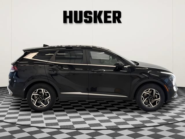 Used 2024 Kia Sportage LX FWD image 2