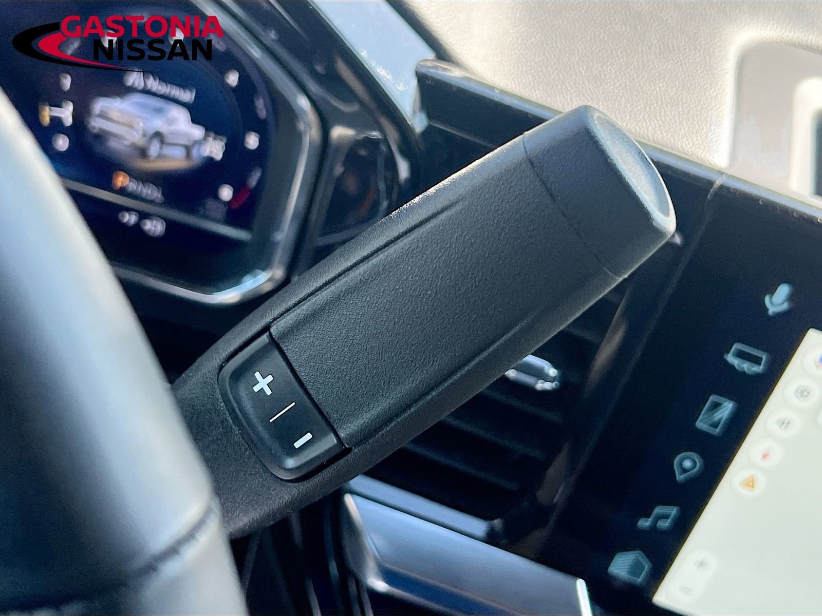 Used 2025 Chevrolet Silverado 1500 LT AWD/4WD image 22