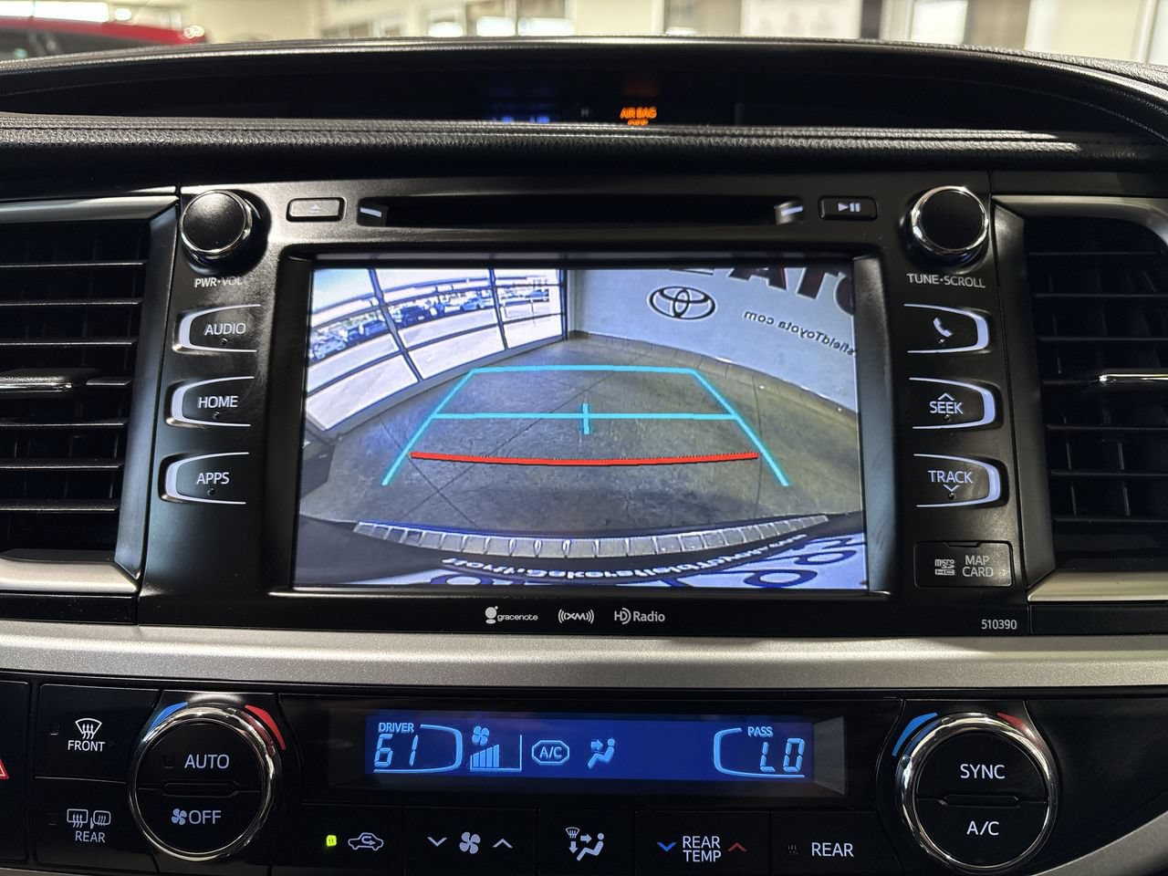 Certified 2019 Toyota Highlander SE FWD image 17