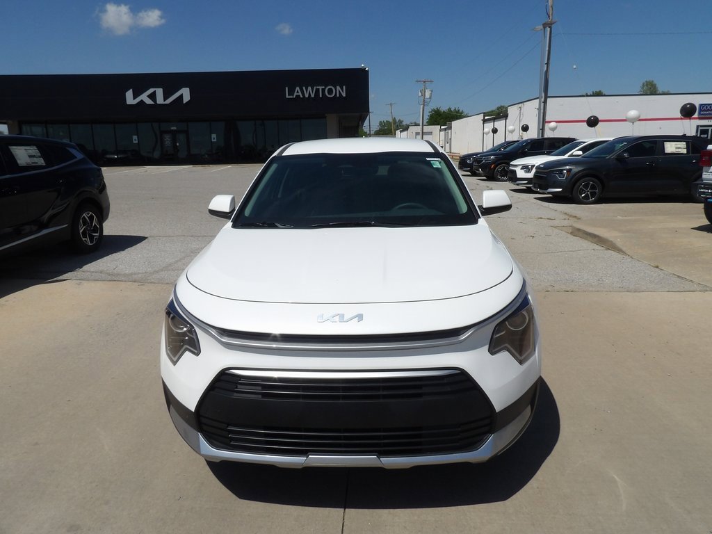 New 2025 Kia Niro LX image 3