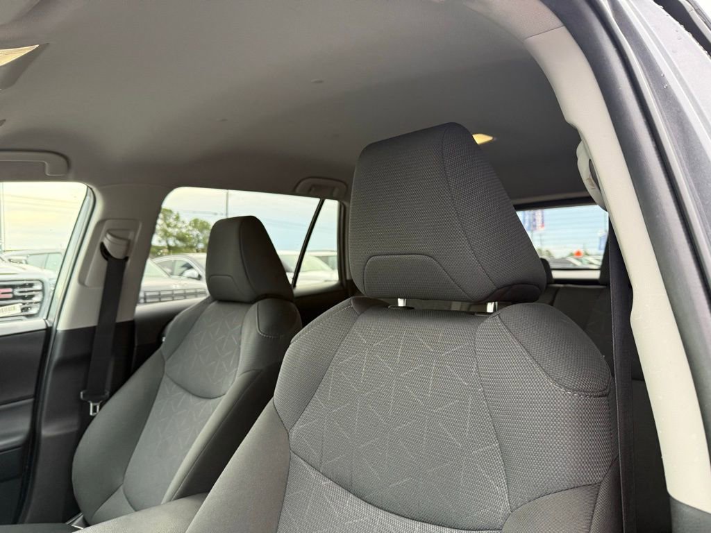 Used 2025 Toyota RAV4 XLE image 23