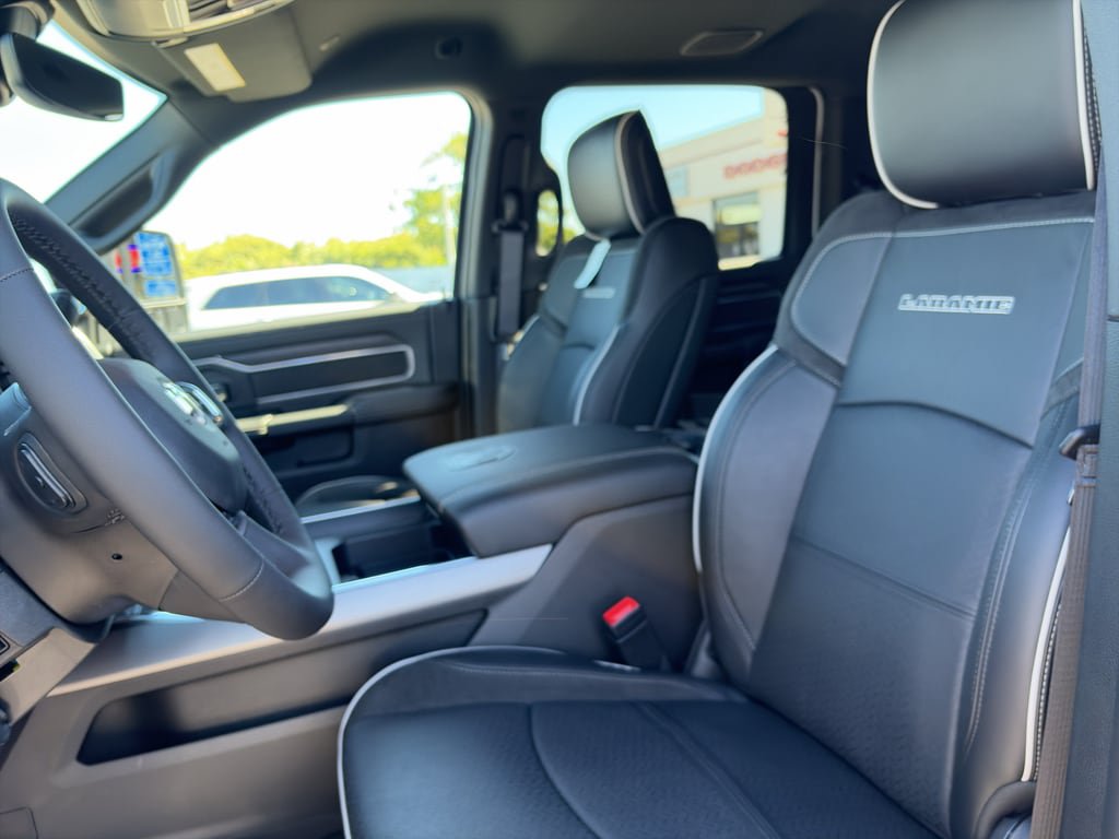 New 2026 RAM 3500 Laramie AWD/4WD image 9