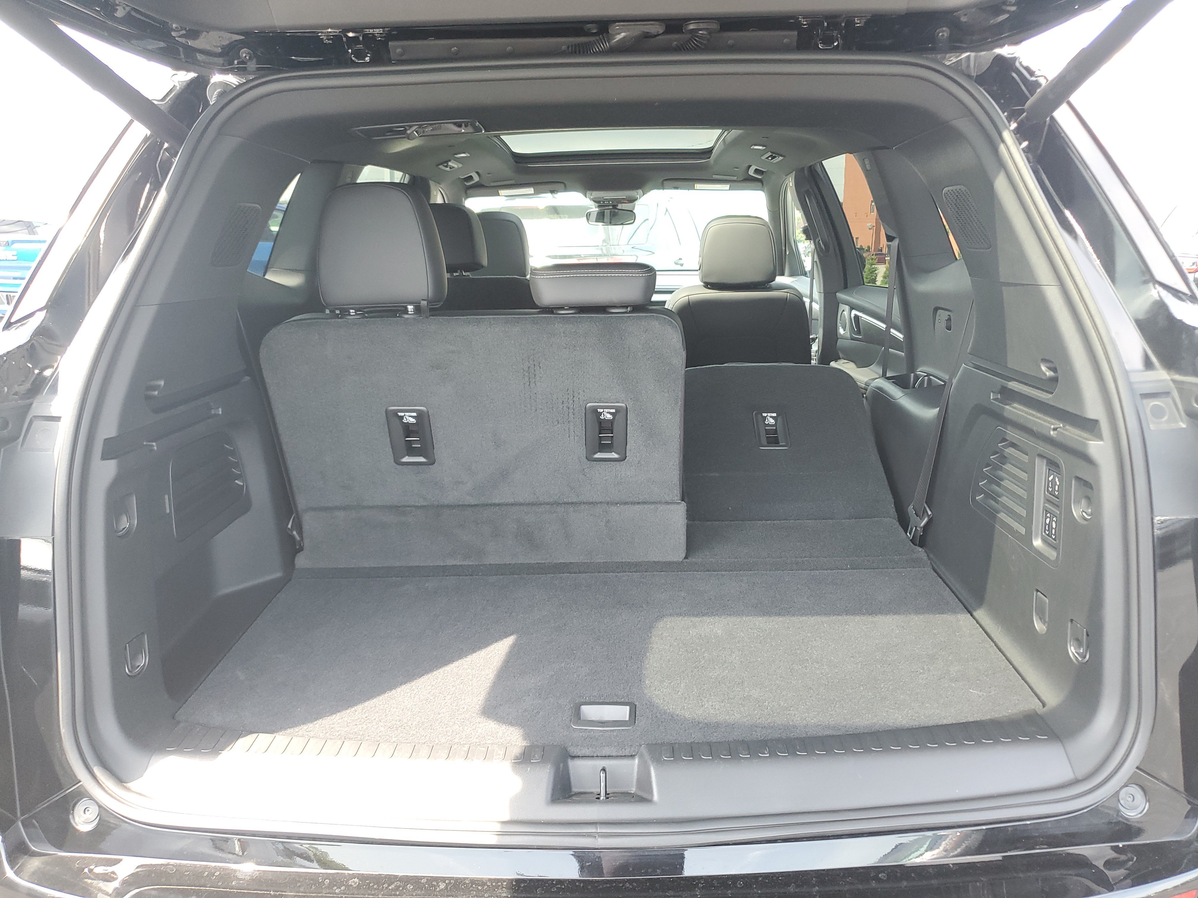 Used 2025 Buick Enclave Avenir w/ Trailering Package, 5000 lbs. AWD/4WD image 6