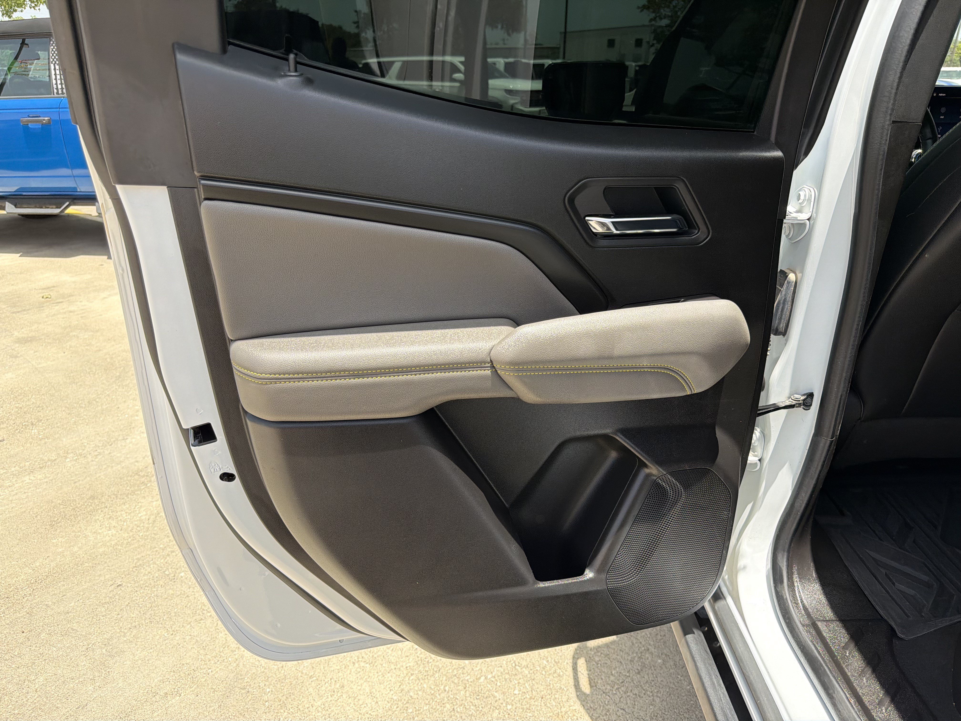 Used 2025 Chevrolet Colorado ZR2 w/ ZR2 Bison Edition AWD/4WD image 16