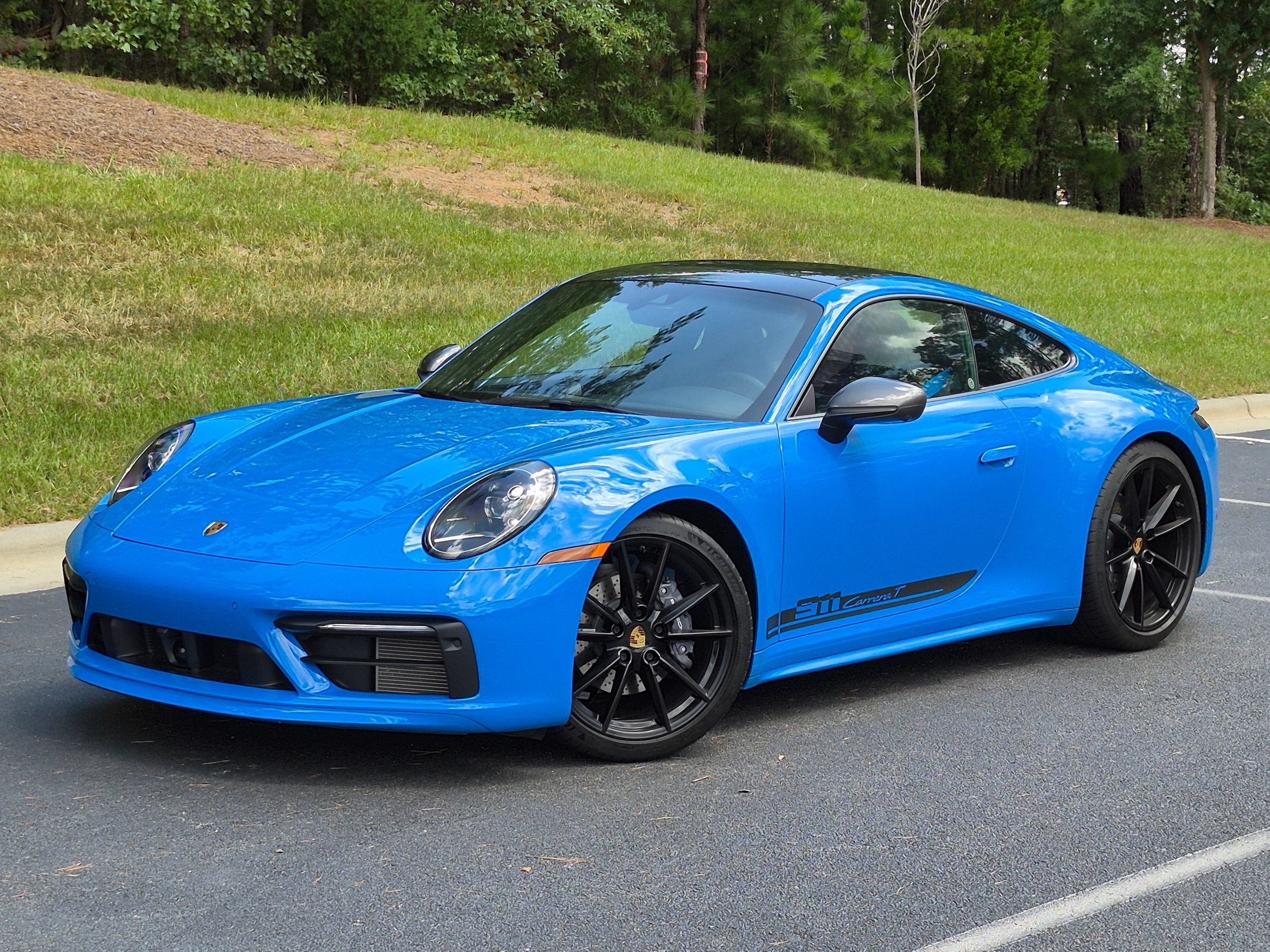 Certified 2024 Porsche 911 Carrera 4 AWD/4WD image 1