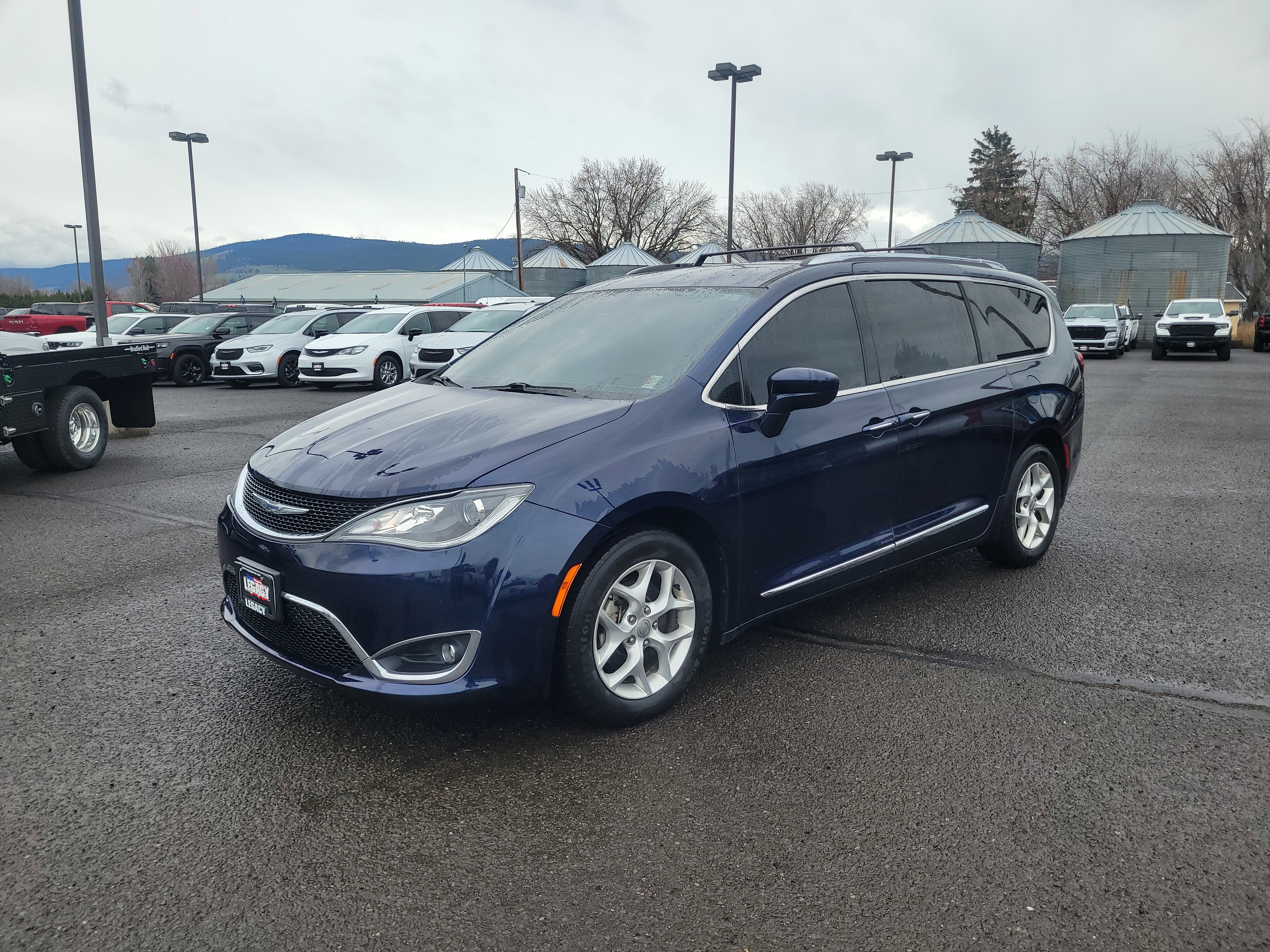 Used 2017 Chrysler Pacifica Touring-L Plus image 15