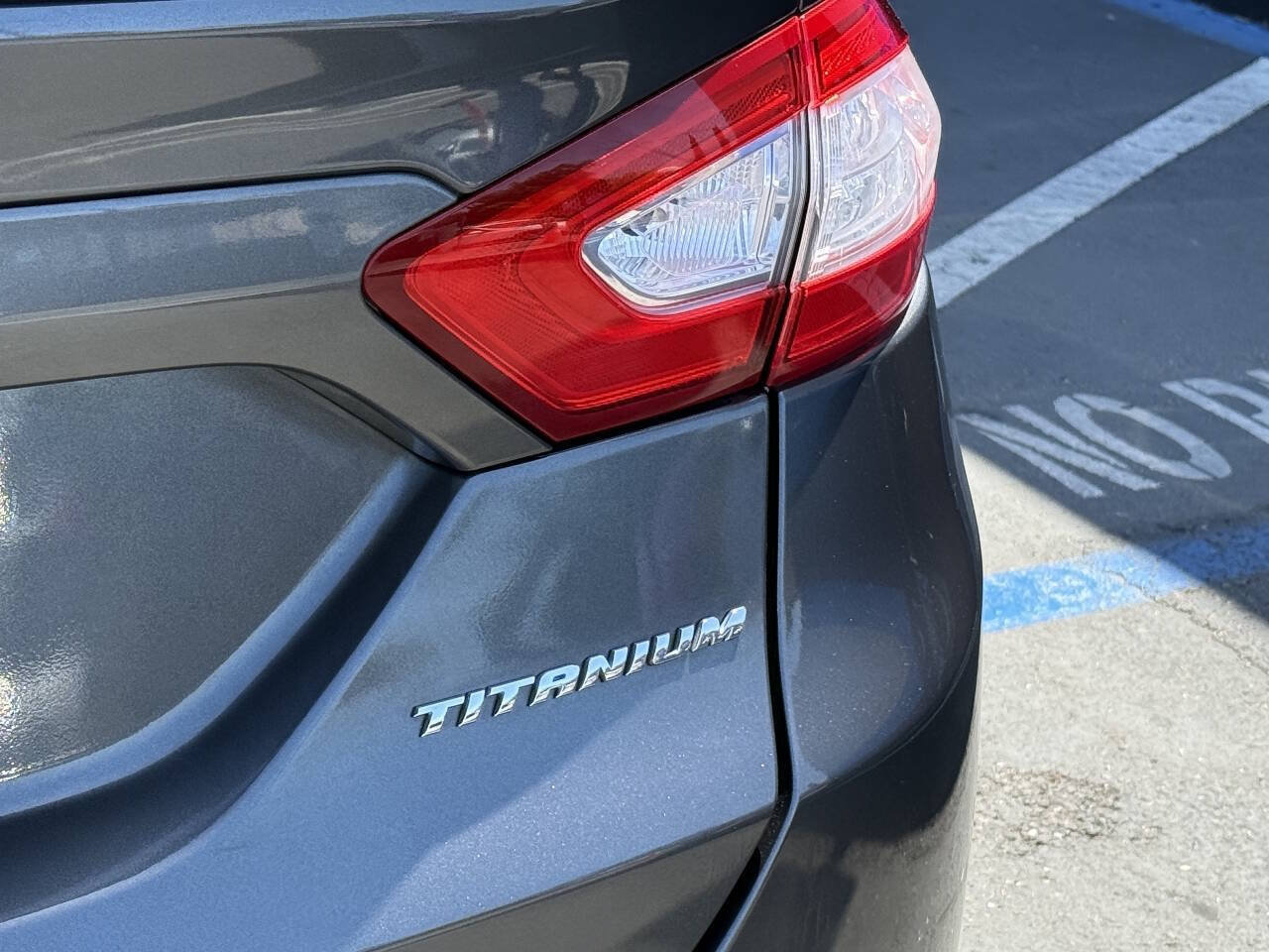 Used 2015 Ford Fusion Energi Titanium w/ Driver Assist Package FWD image 24