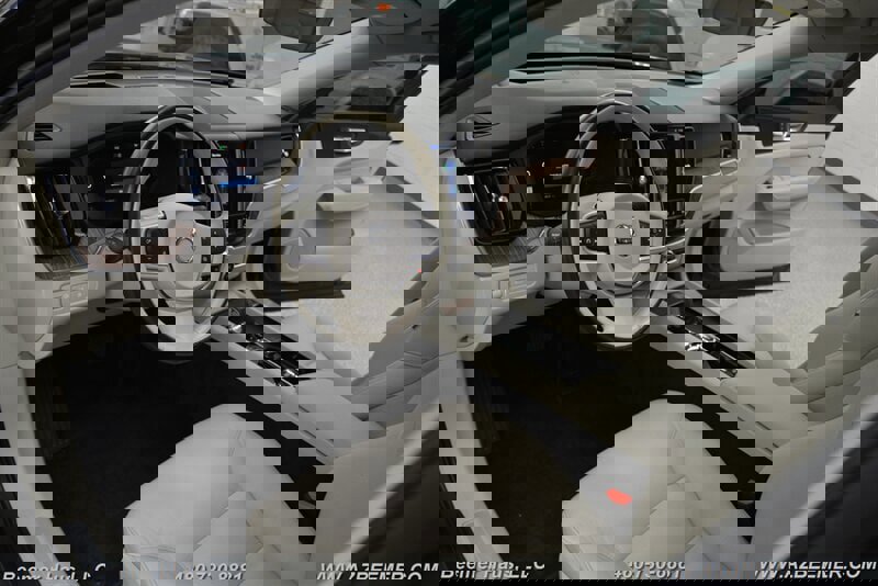 Used 2022 Volvo XC60 T8 Inscription Expression w/ Advanced Package image 12