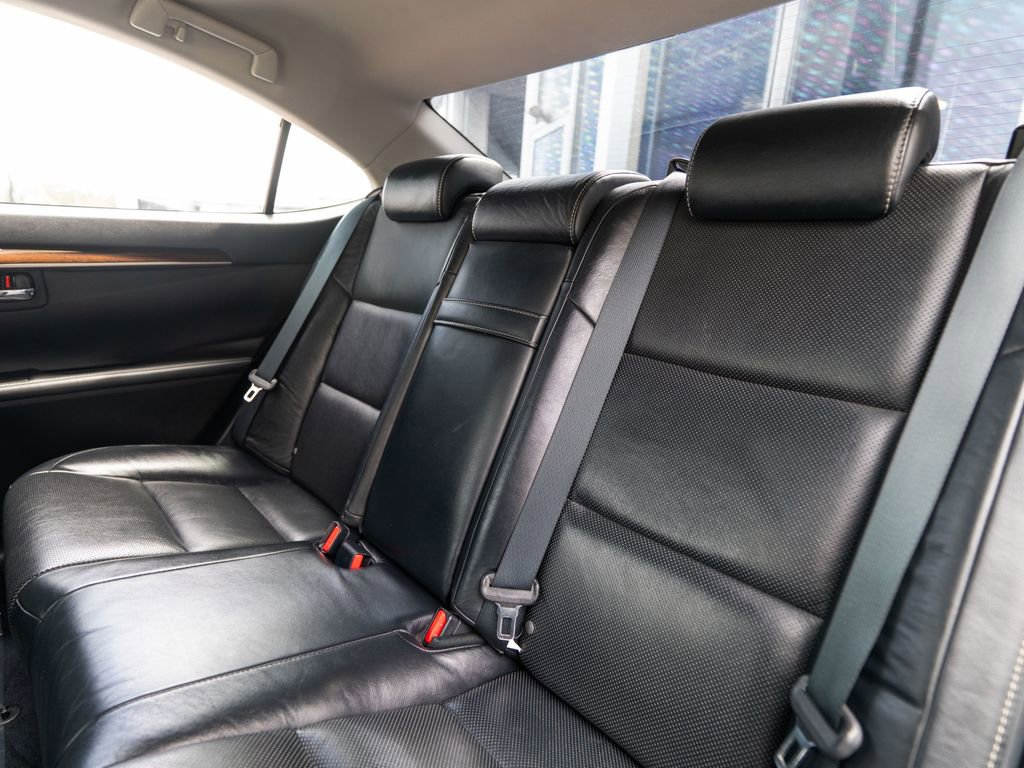 Used 2013 Lexus ES 350 w/ Luxury Pkg image 33