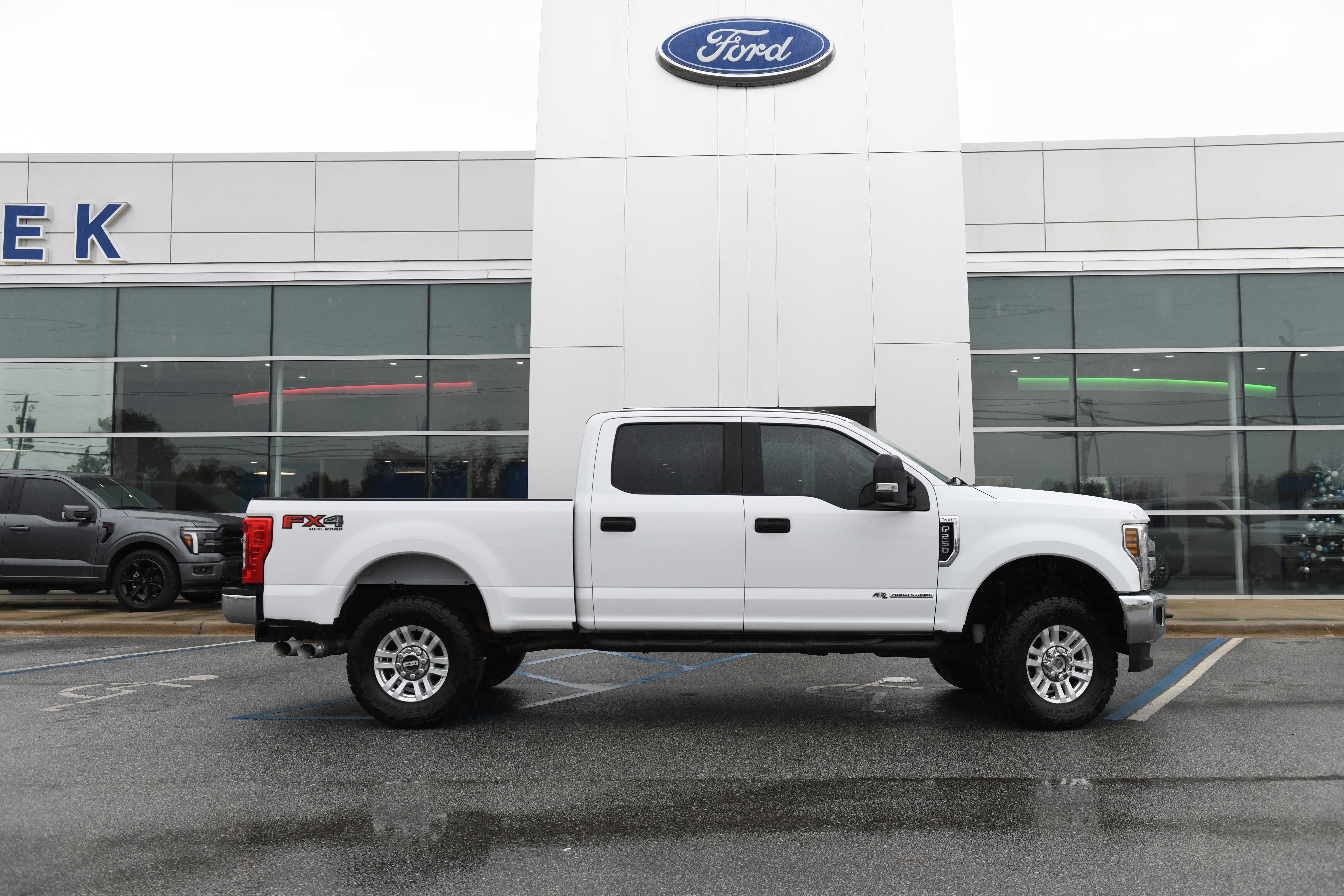 Used 2018 Ford F250 XLT w/ XLT Value Package AWD/4WD image 1