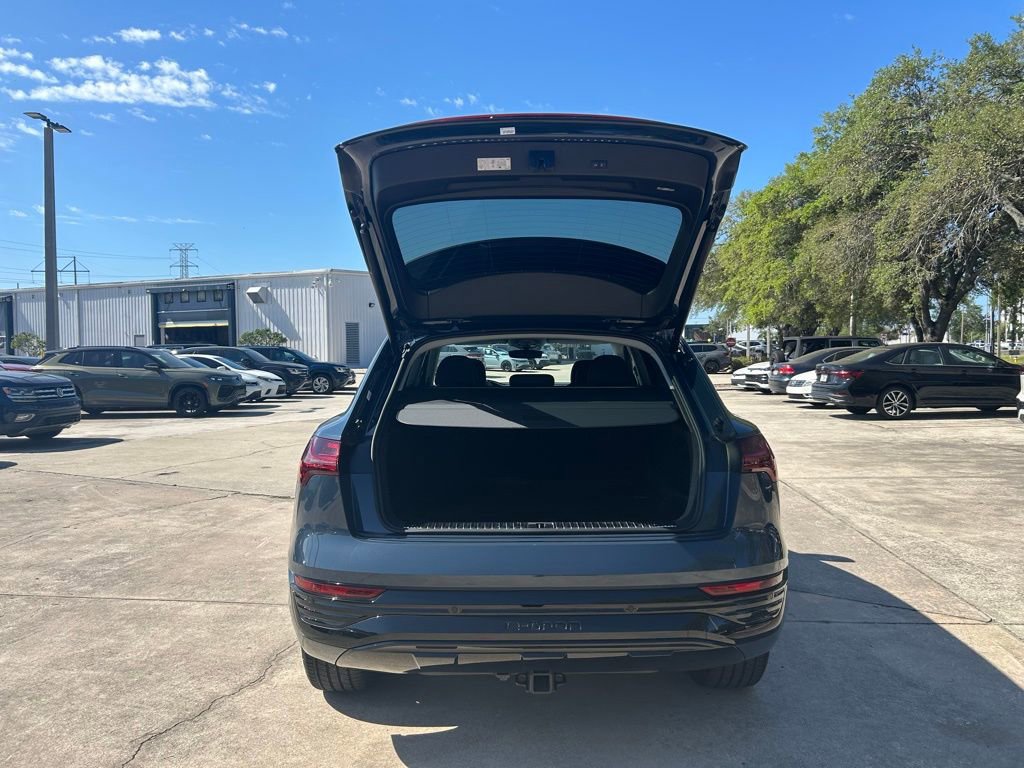 Used 2024 Audi Q8 e-tron Premium Plus w/ Premium Plus Package AWD/4WD image 44