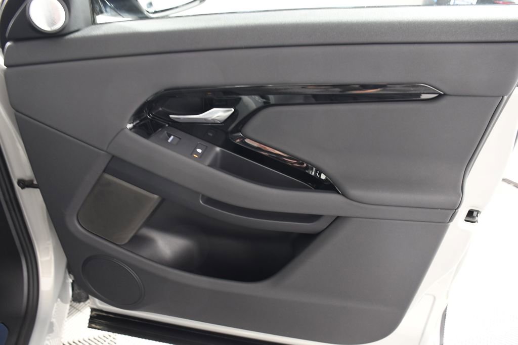 Certified 2026 Land Rover Range Rover Evoque Dynamic SE image 18