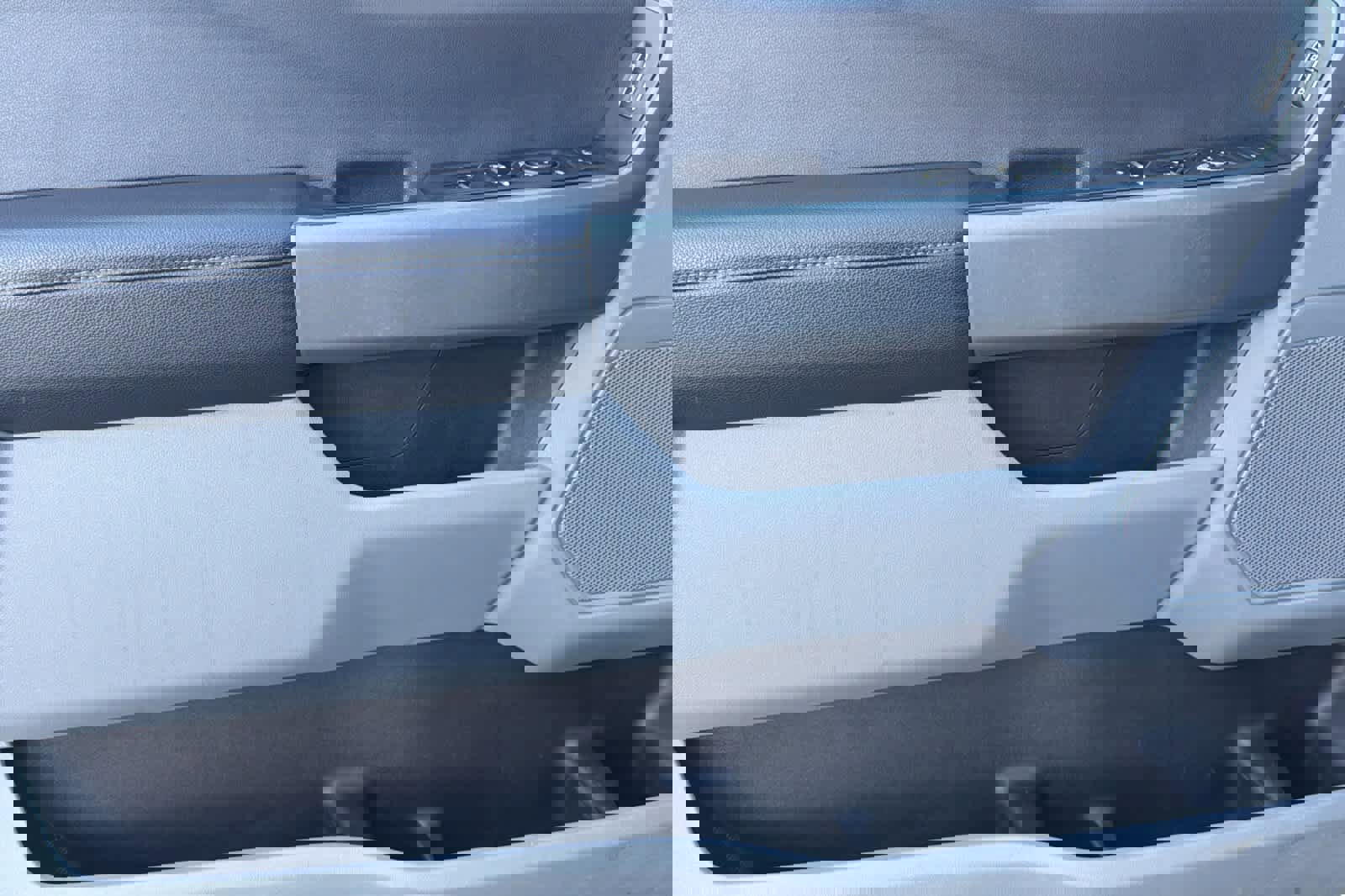 Used 2023 Ford F350 XLT w/ FX4 Off-Road Package image 12