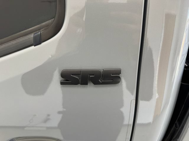 Used 2020 Toyota Tacoma SR5 w/ SR5 Appearance Package (SM) RWD image 36