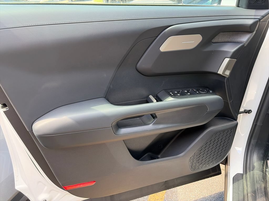 Used 2027 Kia Telluride LX FWD image 16