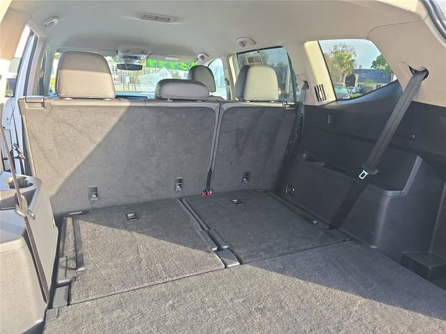 Used 2025 Volkswagen Atlas SE FWD image 8
