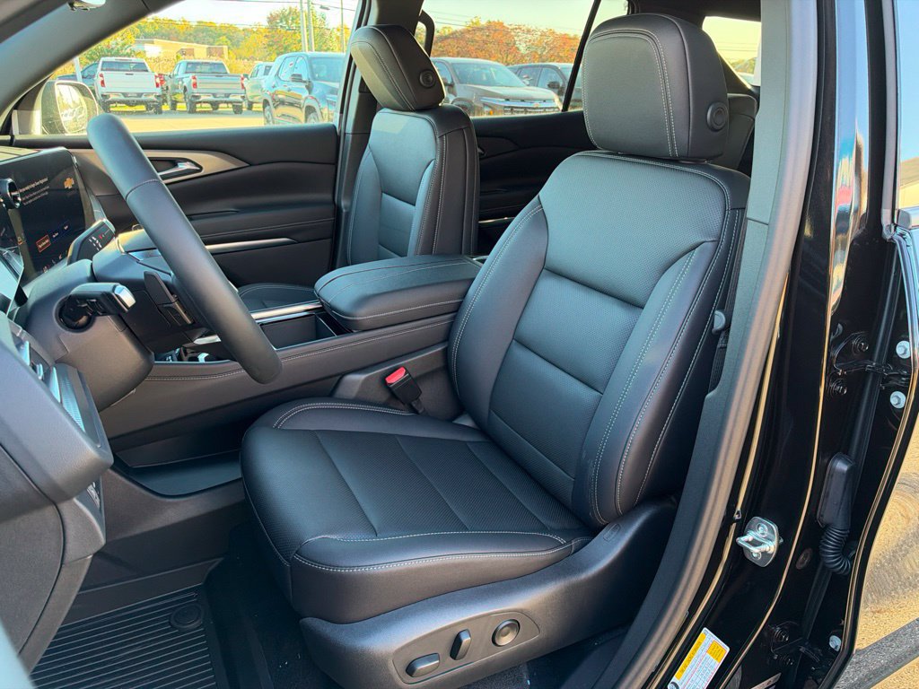 New 2027 Chevrolet Traverse LT w/ Midnight/Sport Edition AWD/4WD image 14