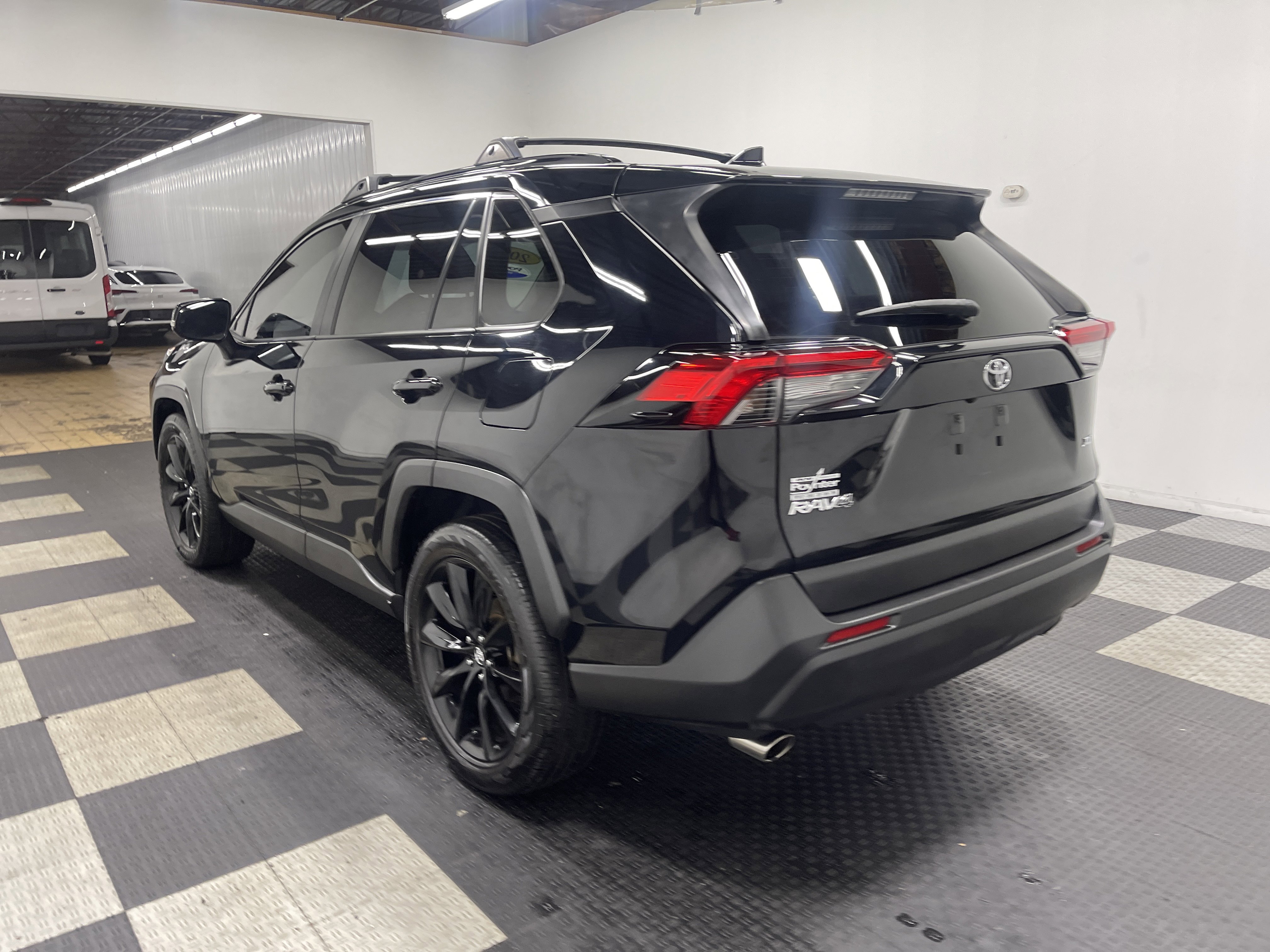 Used 2021 Toyota RAV4 XLE image 2