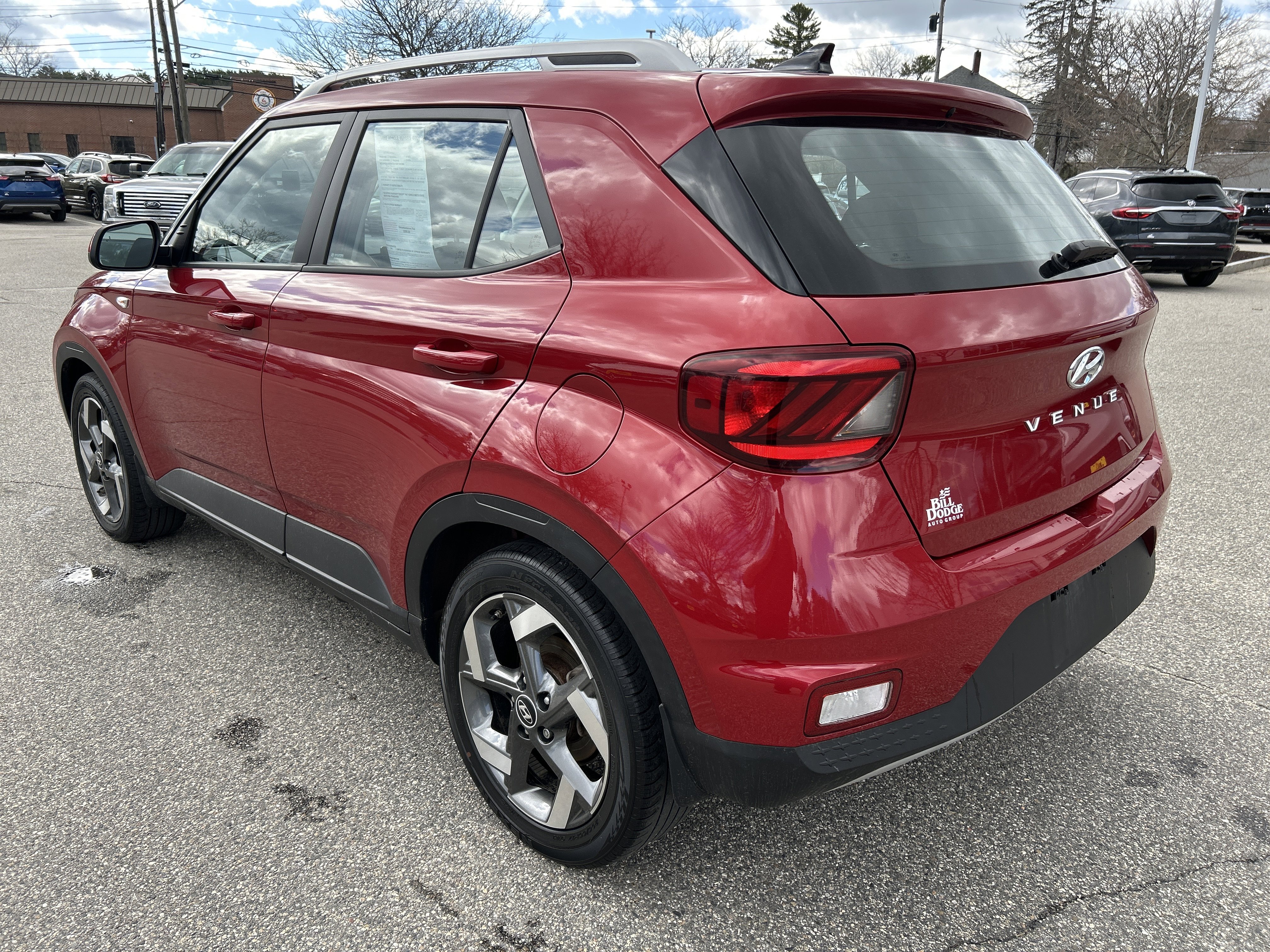 Used 2022 Hyundai Venue SEL image 7