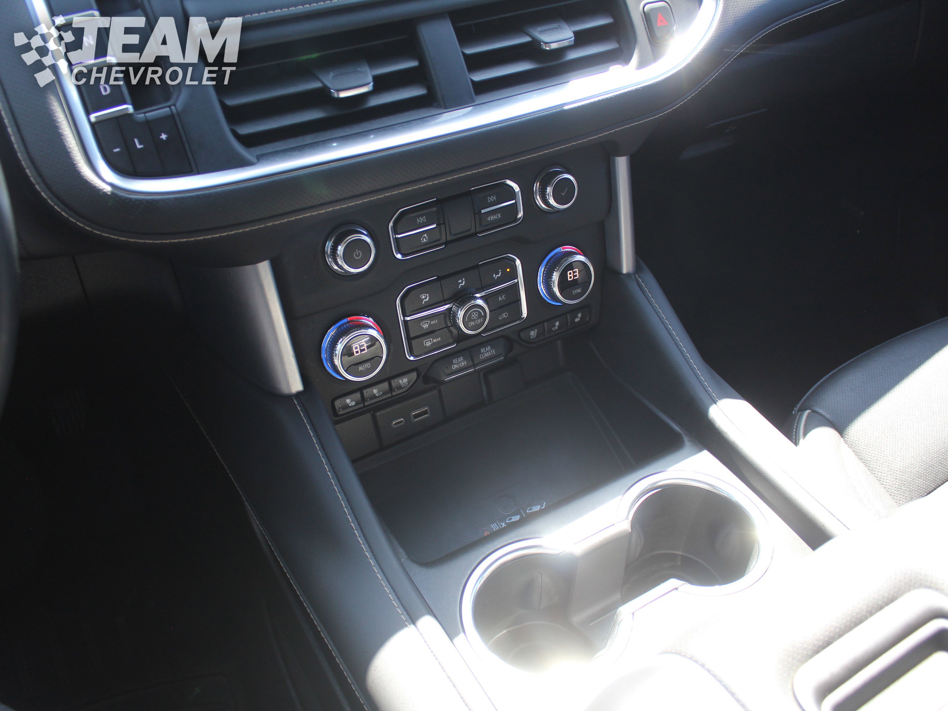 Used 2023 GMC Yukon SLT w/ SLT Luxury Package AWD/4WD image 18