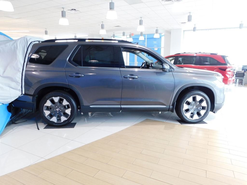 New 2026 Honda Pilot Touring image 2