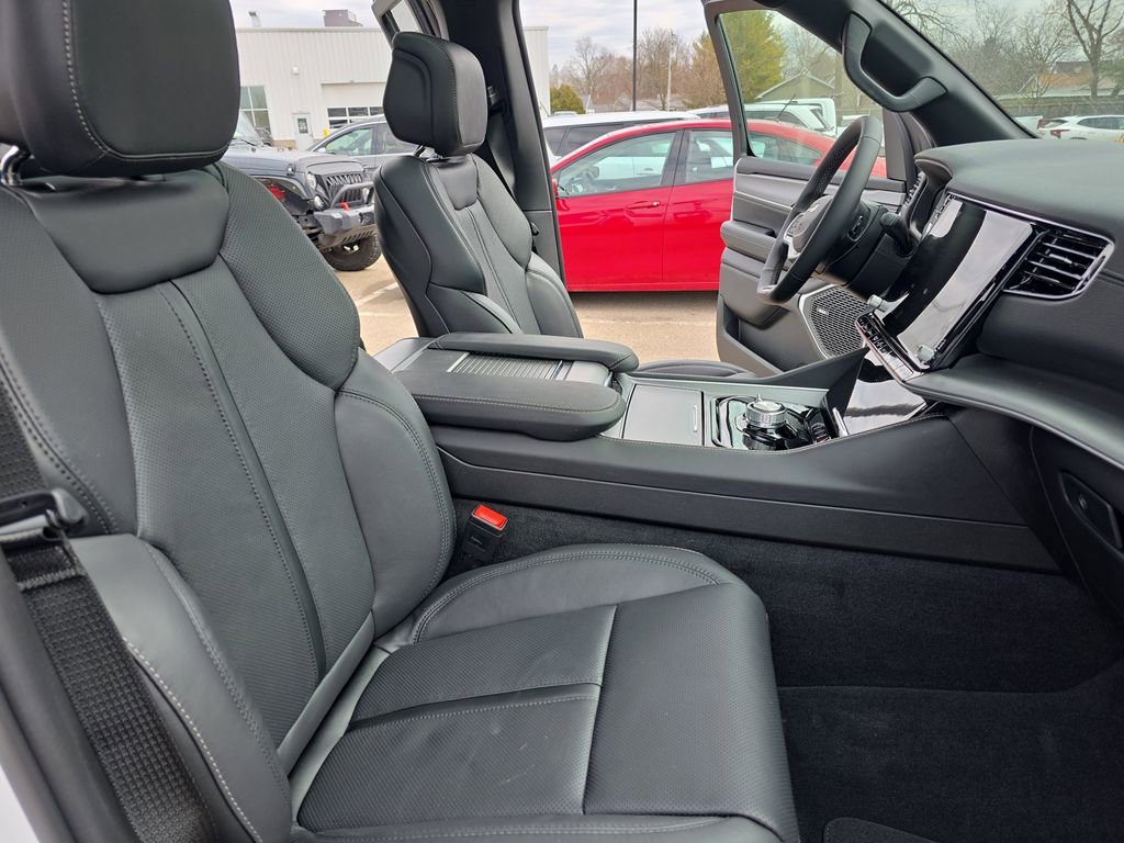 New 2026 Jeep Grand Wagoneer Limited AWD/4WD image 10