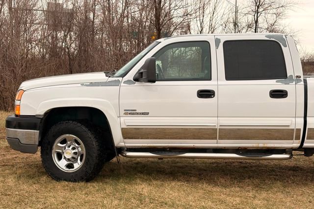 Used 2006 Chevrolet Silverado 2500 LT AWD/4WD image 3