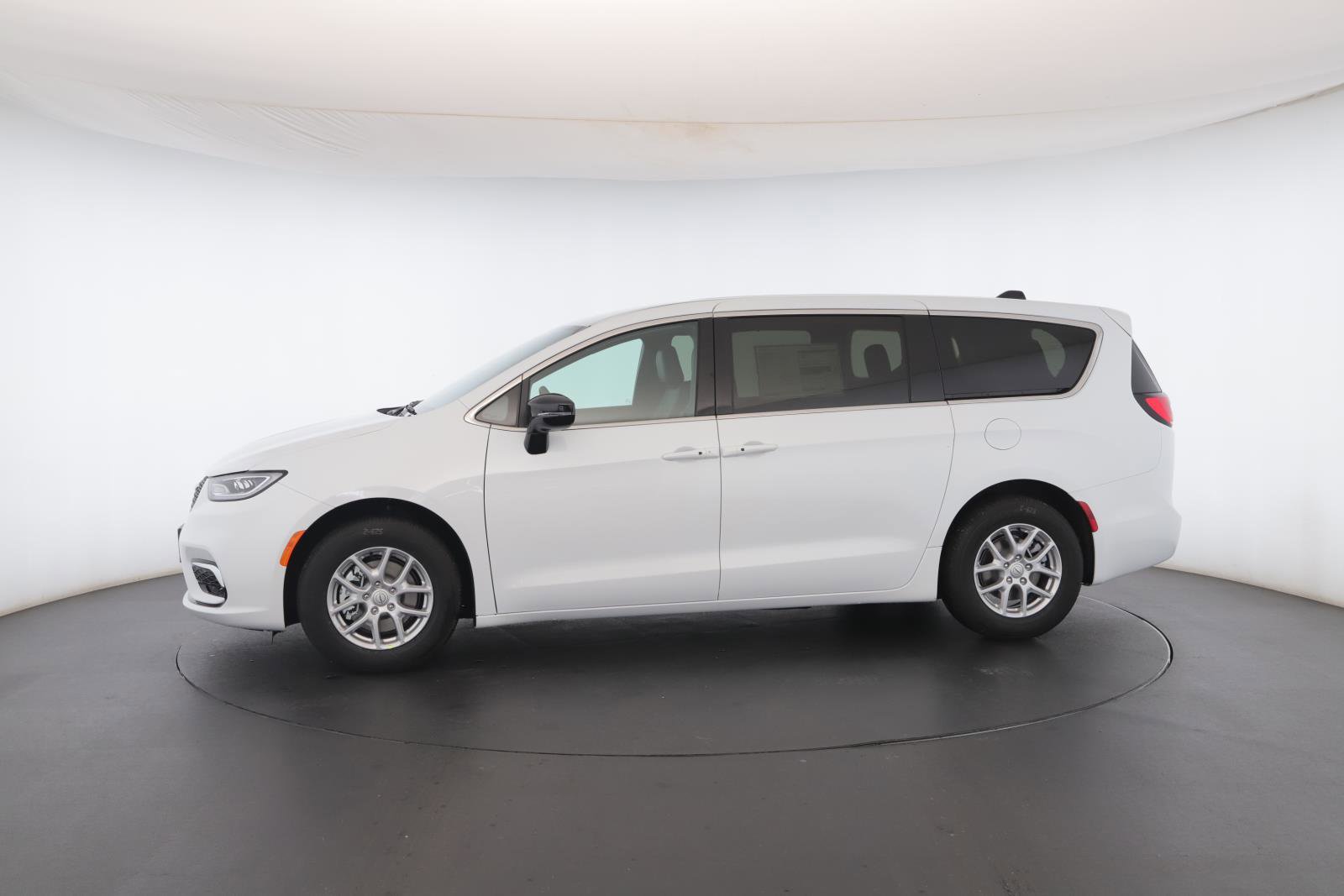 New 2026 Chrysler Pacifica Select image 42