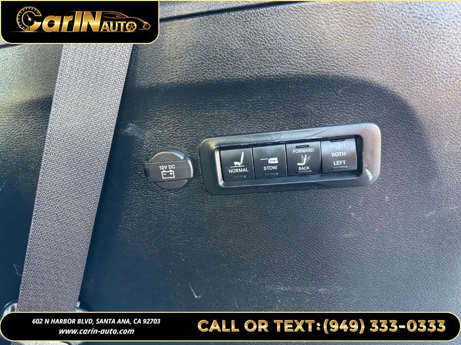 Used 2019 Chrysler Pacifica Limited w/ S Appearance Package image 40