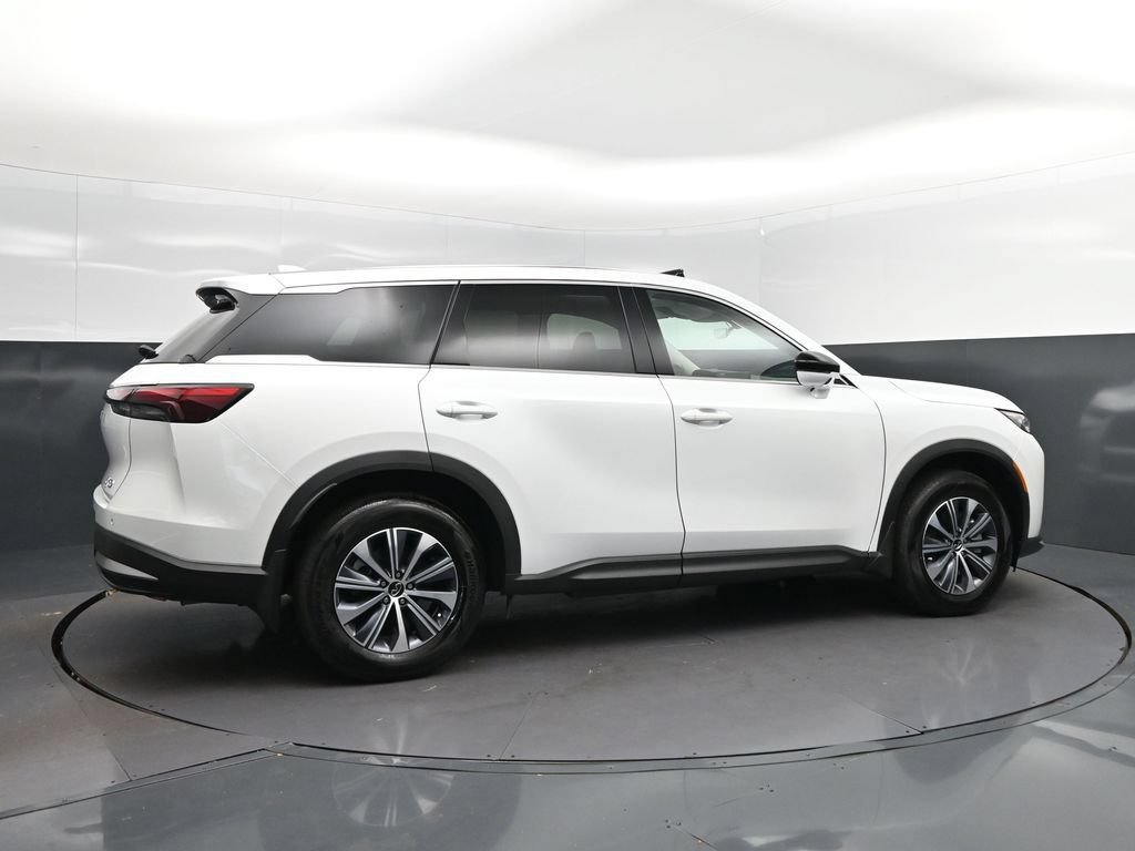 Certified 2026 INFINITI QX60 Pure w/ Cargo Package FWD image 8
