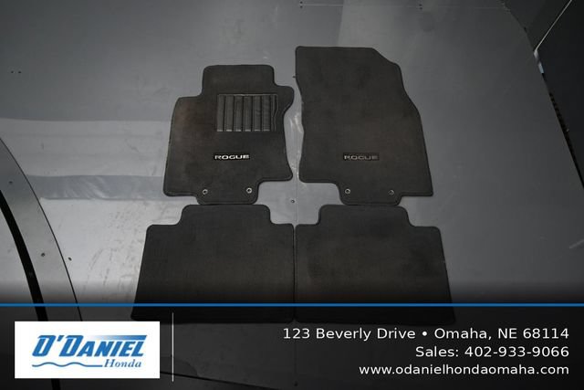 Used 2017 Nissan Rogue SL w/ SL Premium Package AWD/4WD image 38