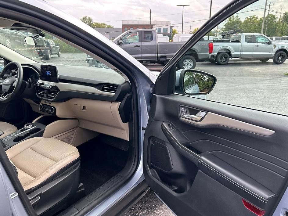 Used 2022 Ford Escape SEL image 34
