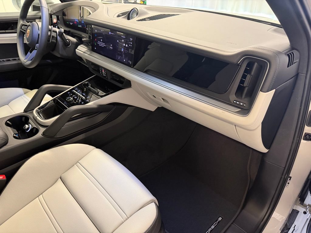 Certified 2026 Porsche Cayenne E-Hybrid AWD/4WD image 28