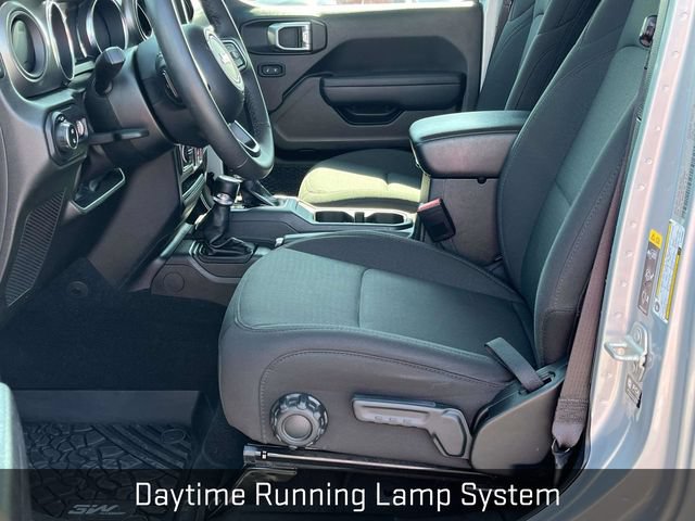 Used 2023 Jeep Gladiator Sport AWD/4WD image 13