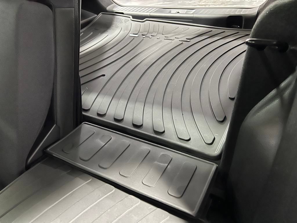 New 2026 Toyota Prius Plug-In Hybrid FWD image 38