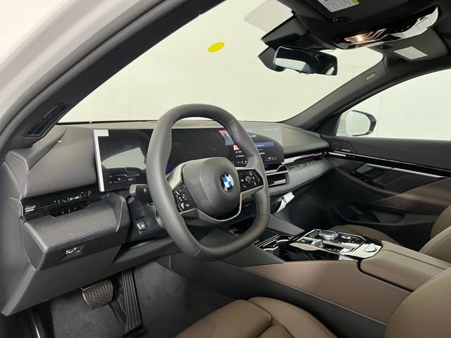 Used 2026 BMW 530i xDrive AWD/4WD image 9