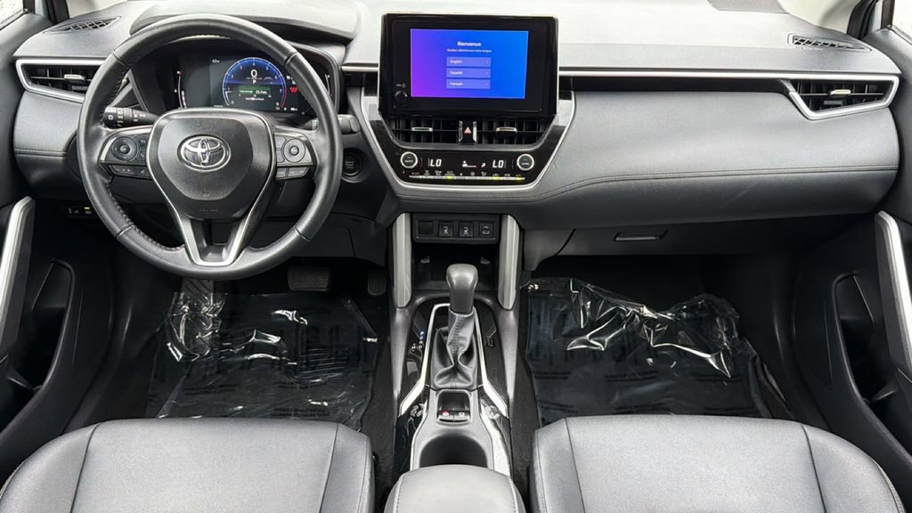 Used 2025 Toyota Corolla Cross XLE FWD image 35