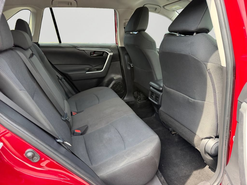 Used 2024 Toyota RAV4 LE AWD/4WD image 9