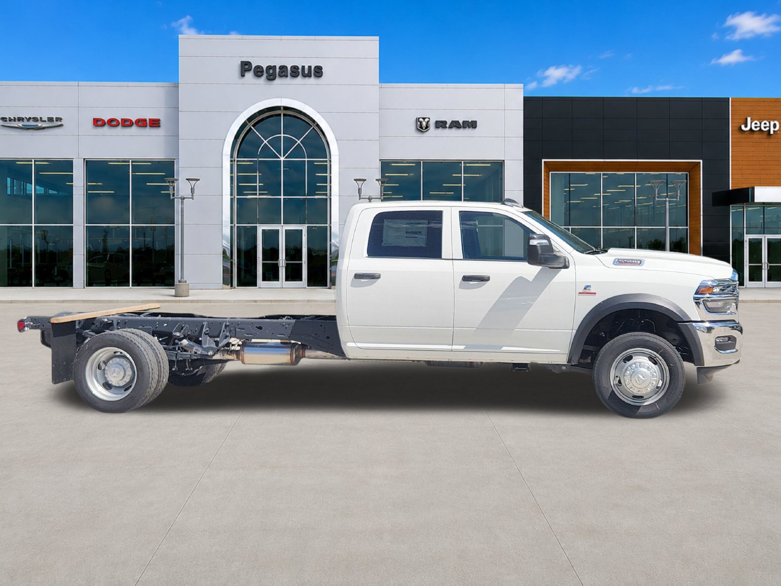 New 2026 RAM 5500 Tradesman w/ Chrome Appearance Group AWD/4WD image 7