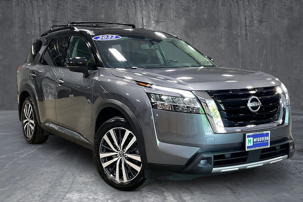 Used 2022 Nissan Pathfinder Platinum w/ Cargo Package AWD/4WD image 3