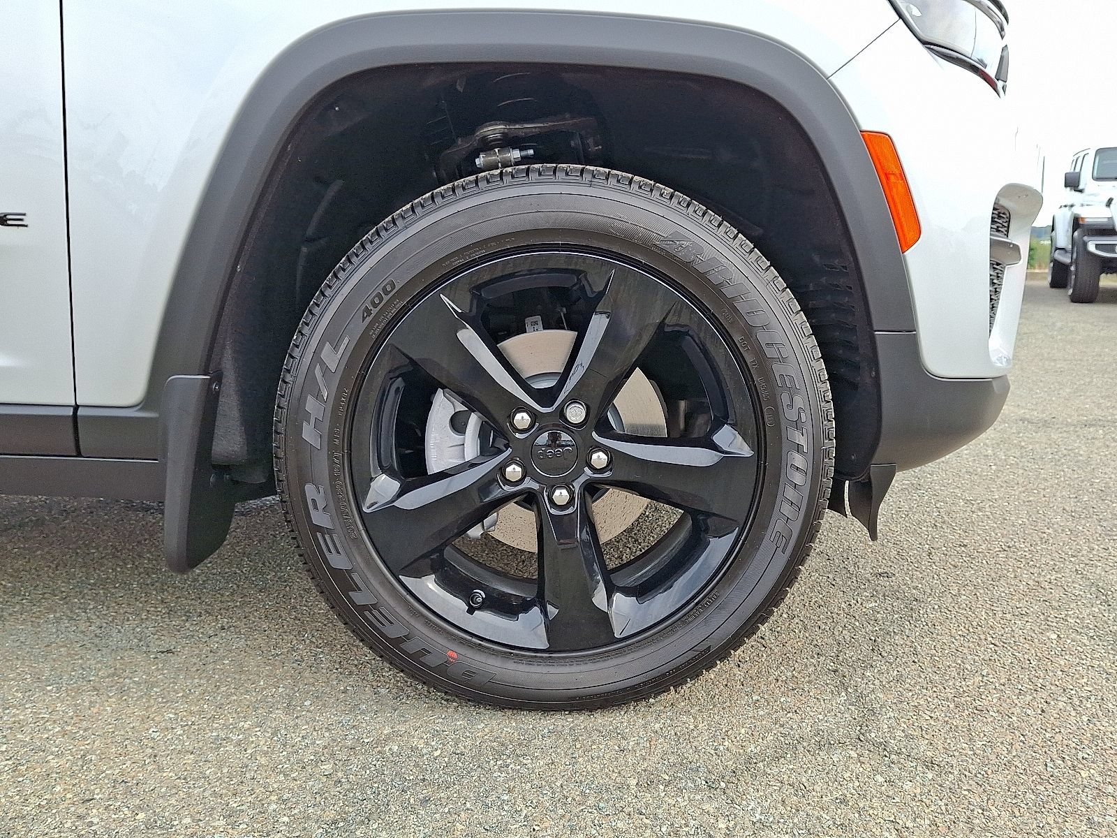New 2025 Jeep Grand Cherokee Altitude AWD/4WD image 5