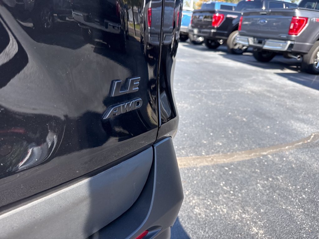 Used 2025 Toyota RAV4 LE AWD/4WD image 10