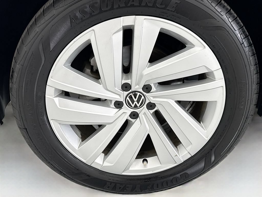 Certified 2023 Volkswagen Atlas Cross Sport SE w/ Panoramic Sunroof Package FWD image 28