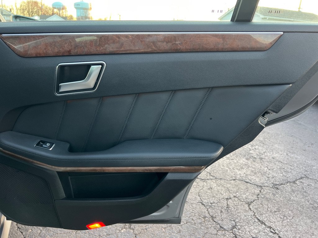 Used 2013 Mercedes-Benz E 350 4MATIC Sedan image 15