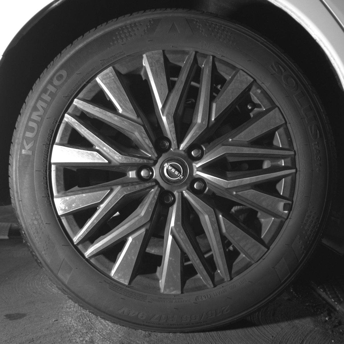 Used 2025 Nissan Altima 2.5 SV FWD image 15