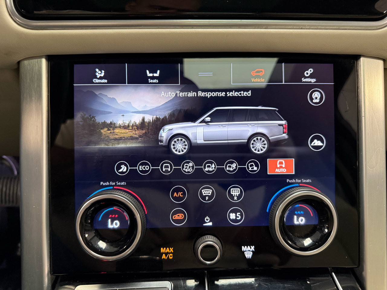 Used 2019 Land Rover Range Rover HSE image 21