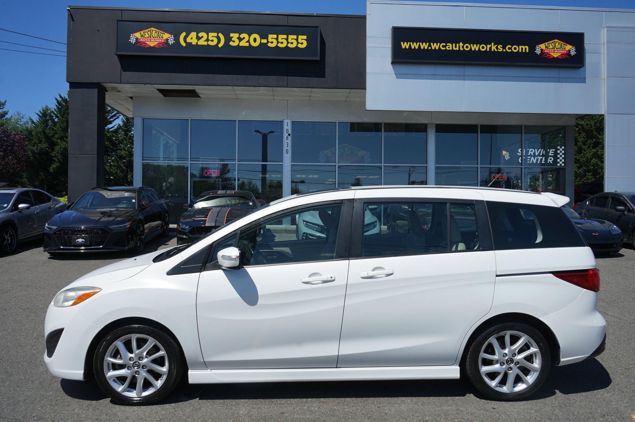 Used 2015 MAZDA MAZDA5 Grand Touring FWD image 2