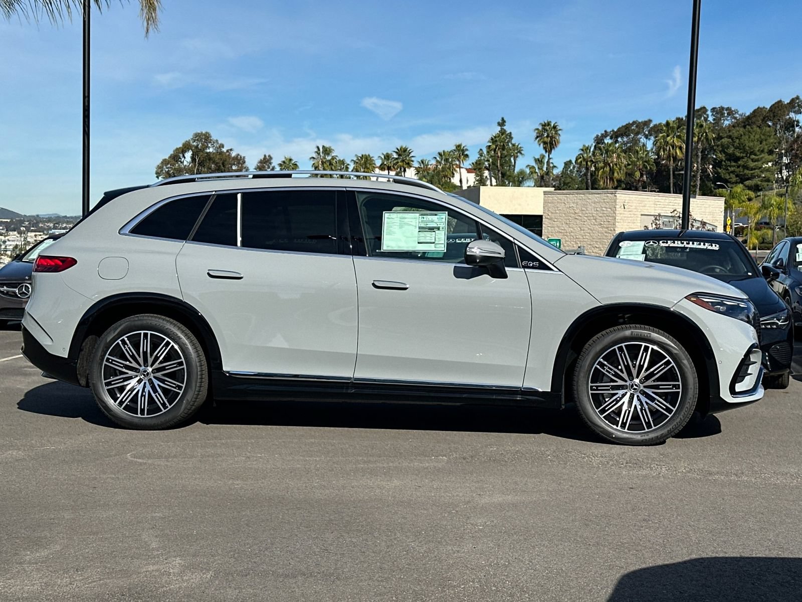 New 2026 Mercedes-Benz EQS 400 4MATIC SUV image 2