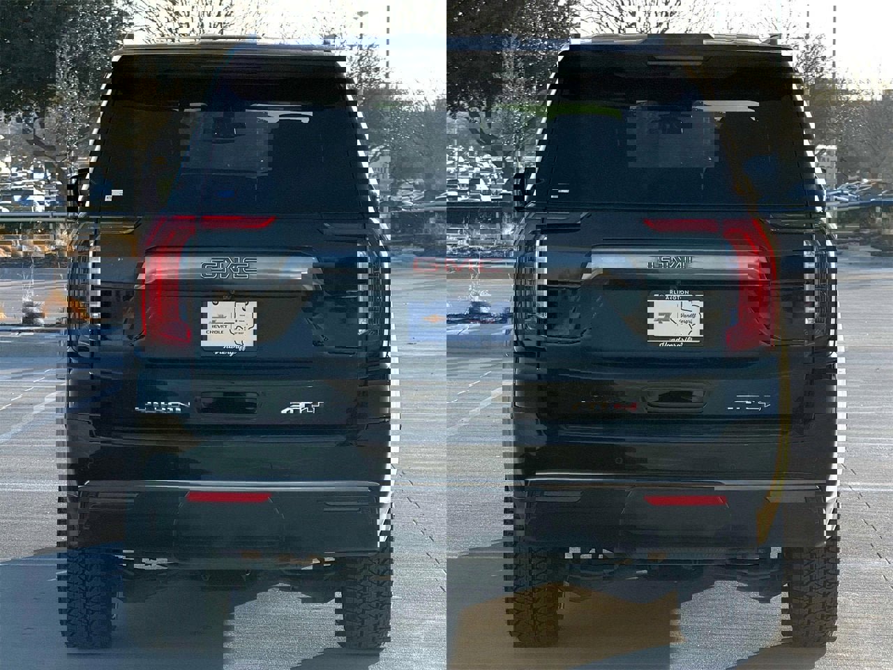 Used 2021 GMC Yukon AT4 w/ AT4 Premium Package image 5