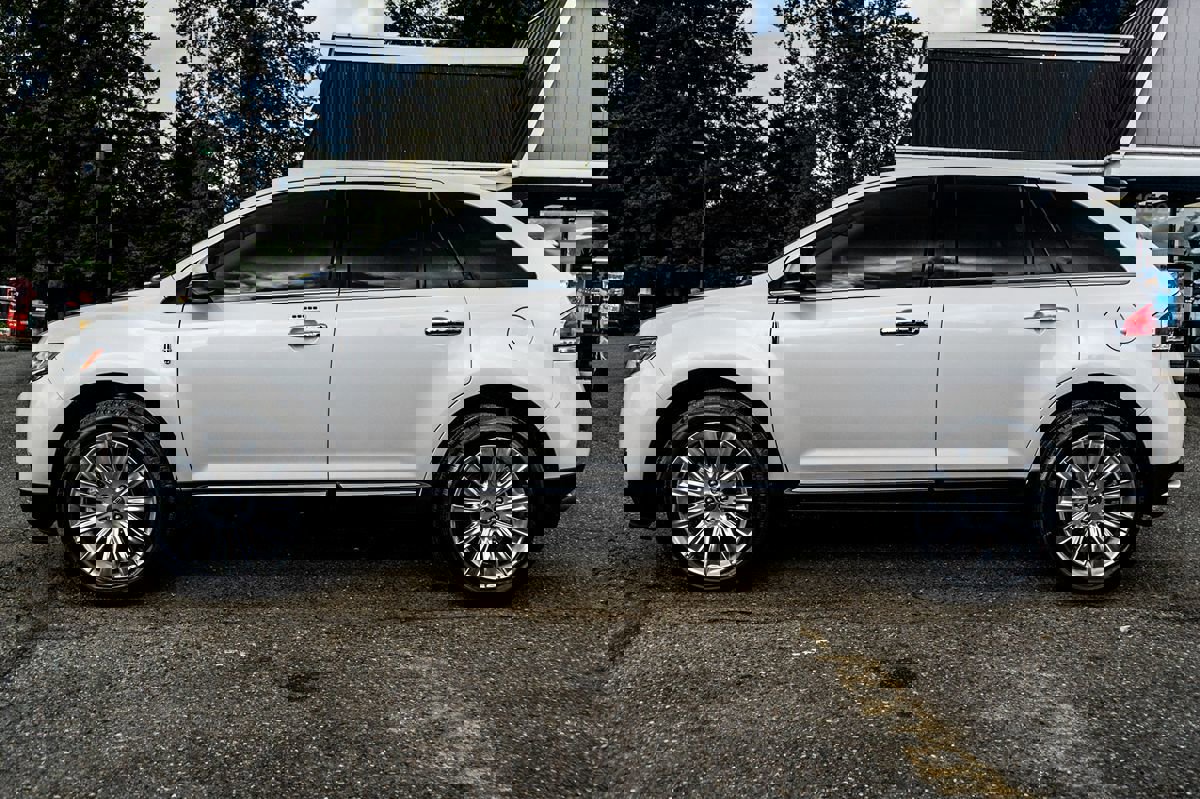 Used 2012 Lincoln MKX AWD image 21